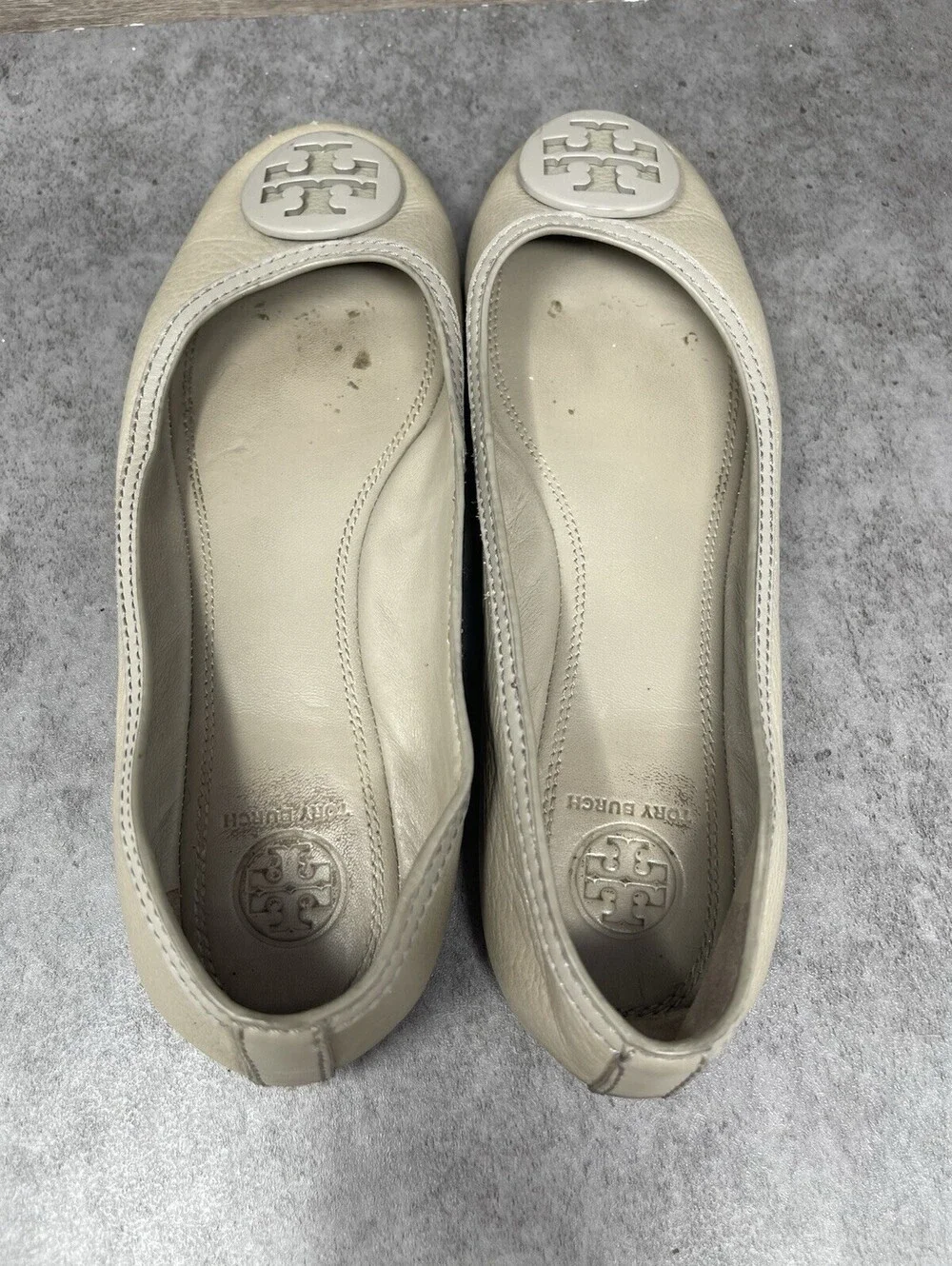Tory Burch Travel Ballet Flats Womens Size 8 Grey Neutral Leather Slip On Shoes